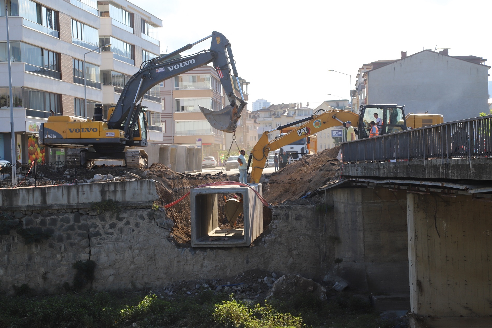 BÜYÜKŞEHİR O ÇİLEYE NEŞTER VURDU